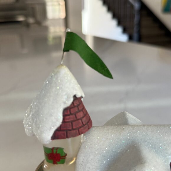 Hawthorne Village - "Santa’s Toy Workshop" Piece - Picture 8 of 10